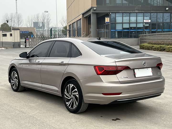 Фото 4 - Volkswagen Sagitar L