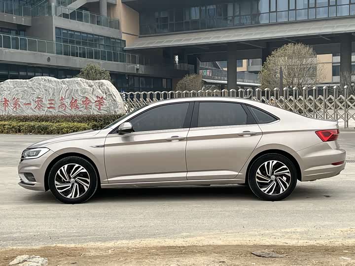 Фото 5 - Volkswagen Sagitar L