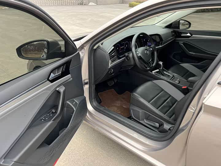 Фото 9 - Volkswagen Sagitar L