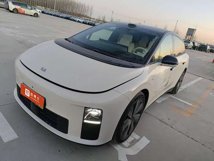 Фото 1 - LiXiang i6