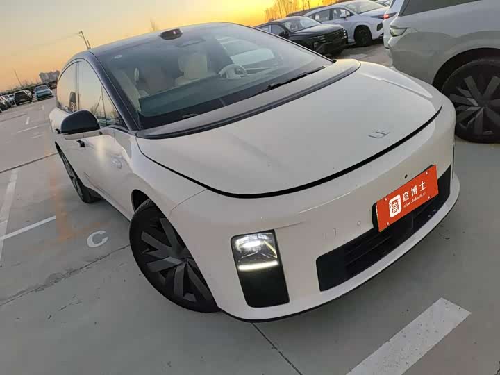 Фото 3 - LiXiang i6