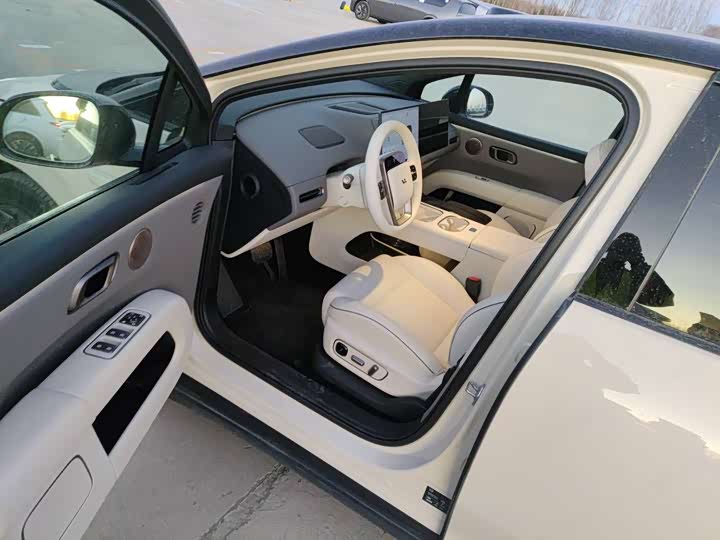 Фото 5 - LiXiang i6