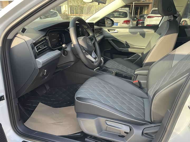 Фото 4 - Volkswagen Sagitar L