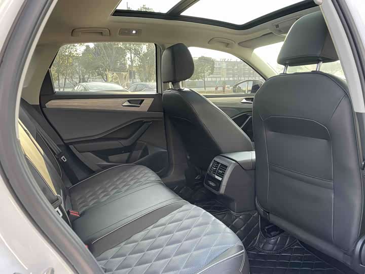 Фото 8 - Volkswagen Sagitar L