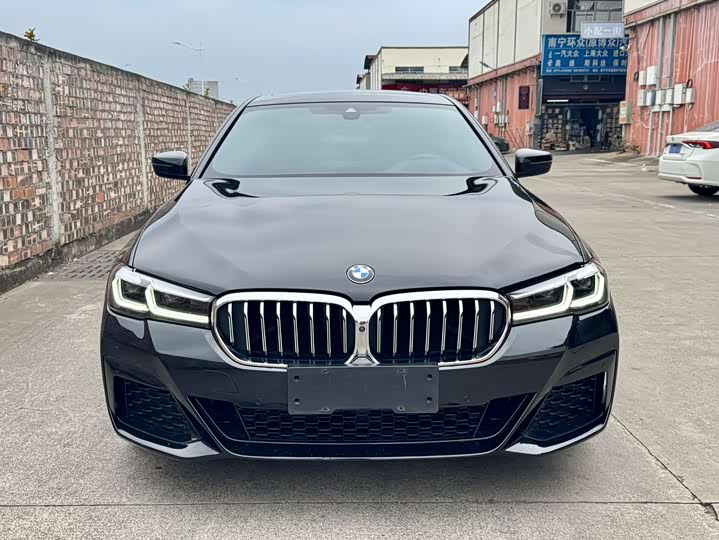 Фото 1 - BMW 5 Series