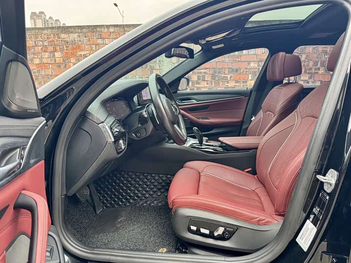 Фото 3 - BMW 5 Series