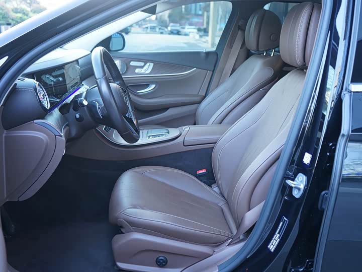 Фото 8 - Mercedes-Benz E-Class