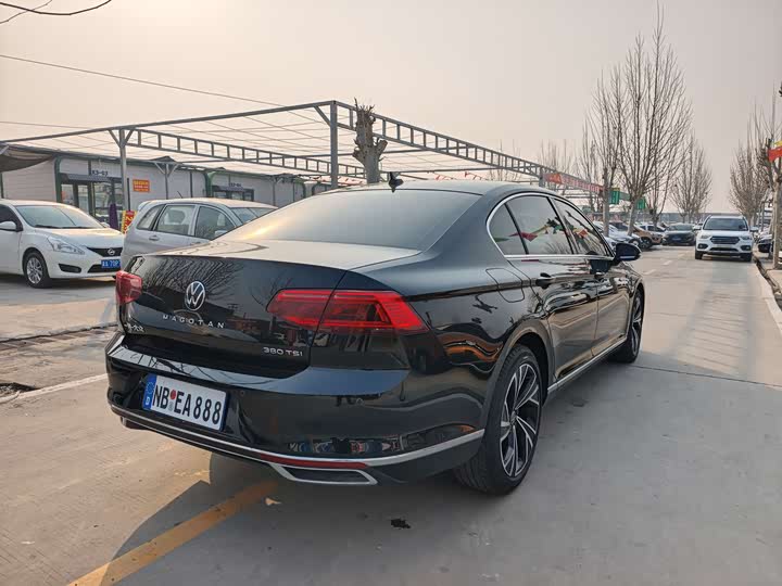 Фото 5 - Volkswagen Magotan