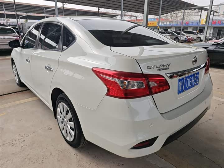 Фото 5 - Nissan Sylphy