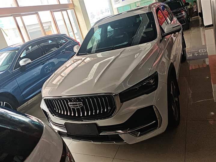 Фото 2 - Geely Monjaro