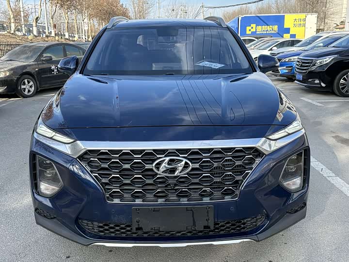 Фото 2 - Hyundai Santa Fe