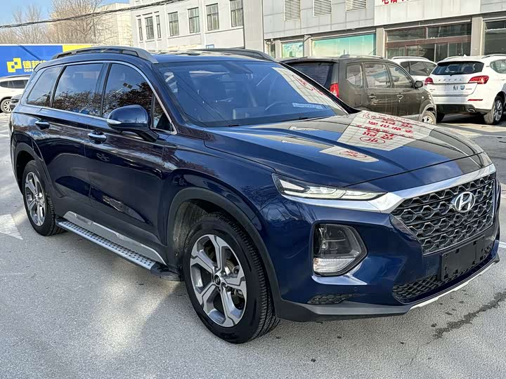 Фото 3 - Hyundai Santa Fe