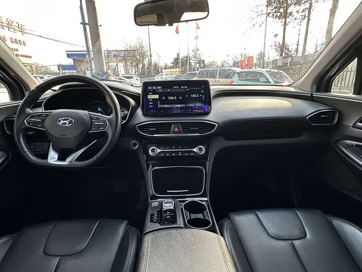 Фото 4 - Hyundai Santa Fe