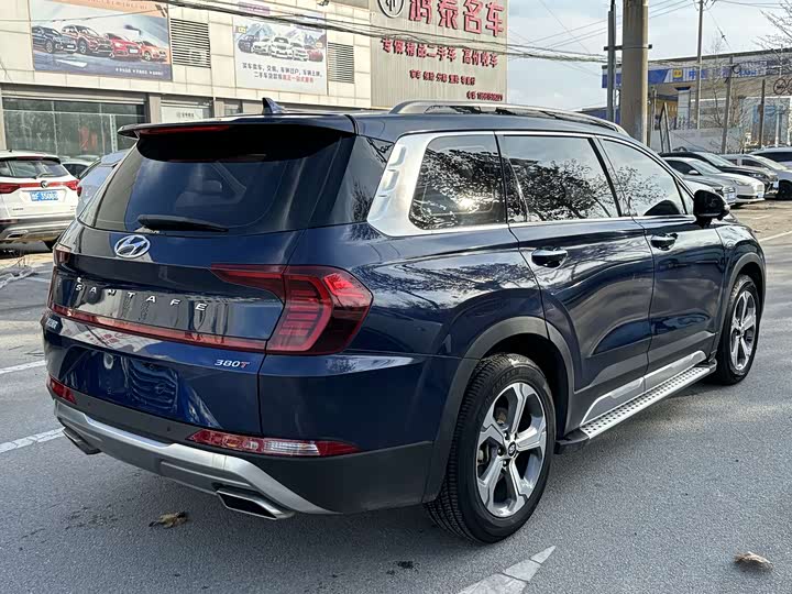 Фото 8 - Hyundai Santa Fe