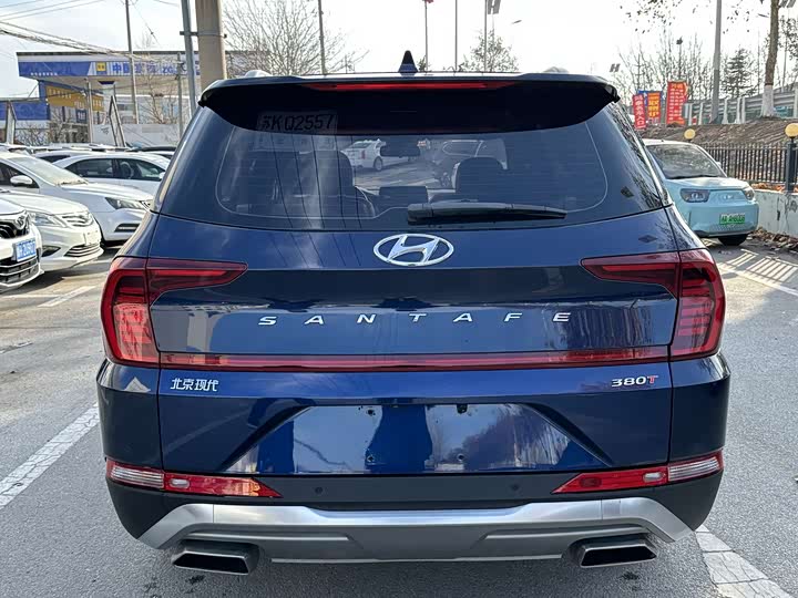 Фото 9 - Hyundai Santa Fe