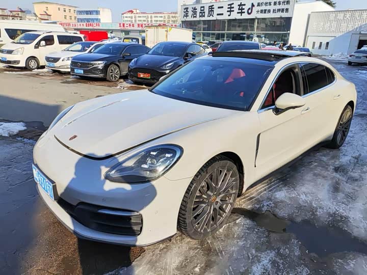 Фото 1 - Porsche Panamera