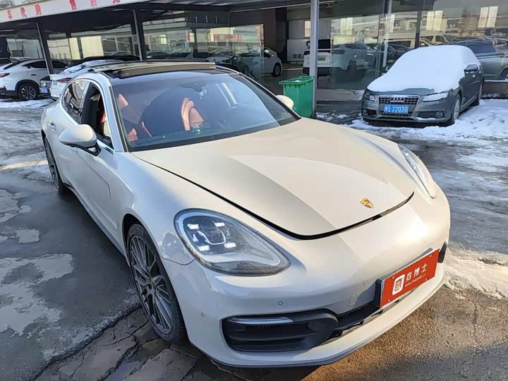 Фото 2 - Porsche Panamera