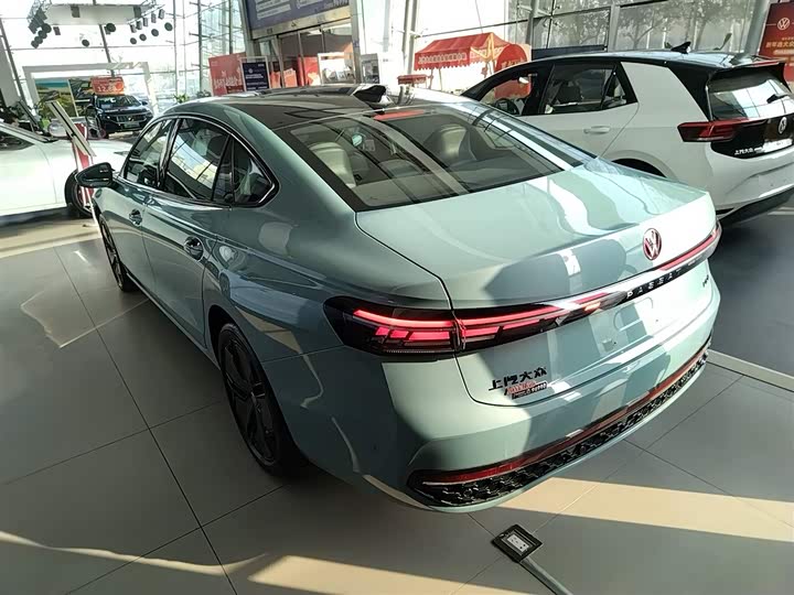 Фото 5 - Volkswagen Passat