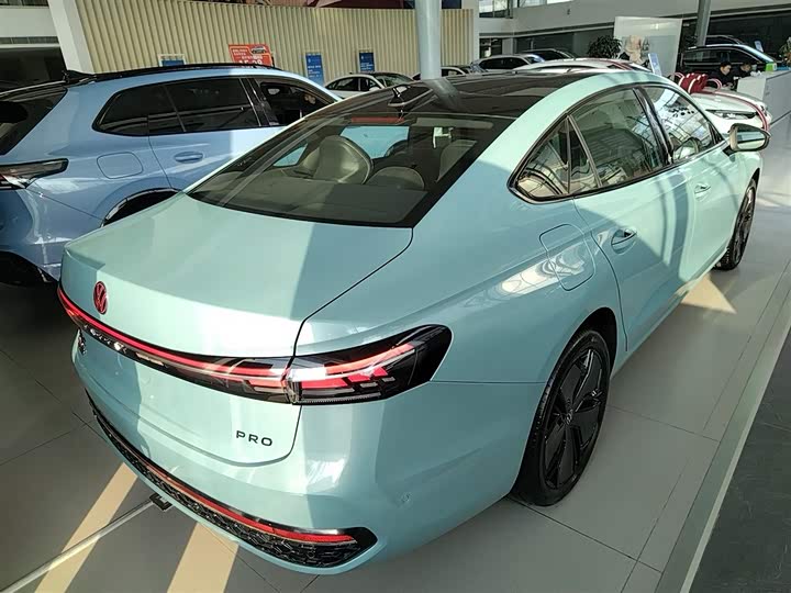 Фото 7 - Volkswagen Passat