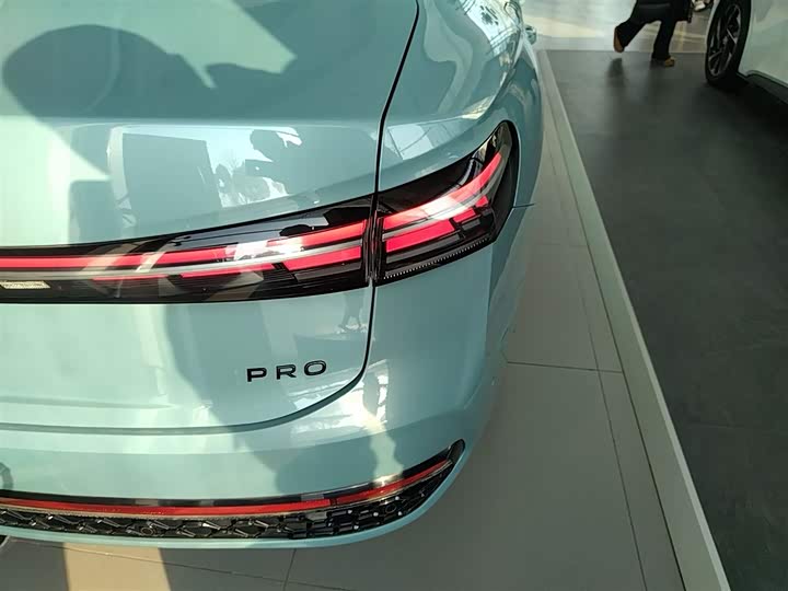 Фото 8 - Volkswagen Passat