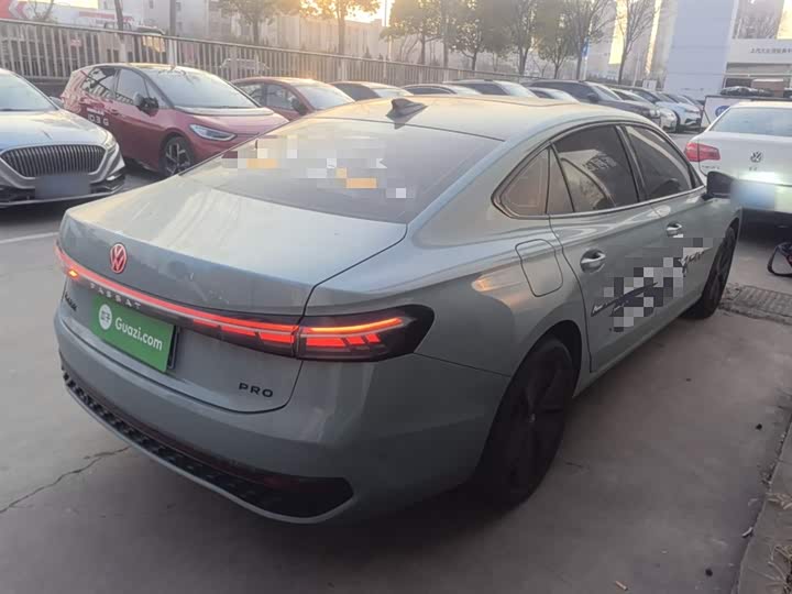 Фото 7 - Volkswagen Passat