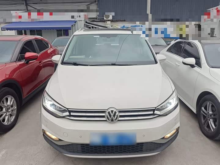 Фото 3 - Volkswagen Touran L