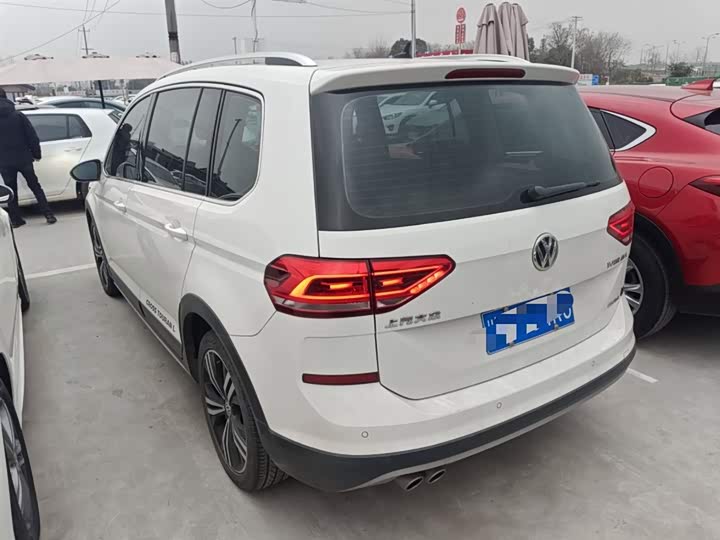 Фото 5 - Volkswagen Touran L