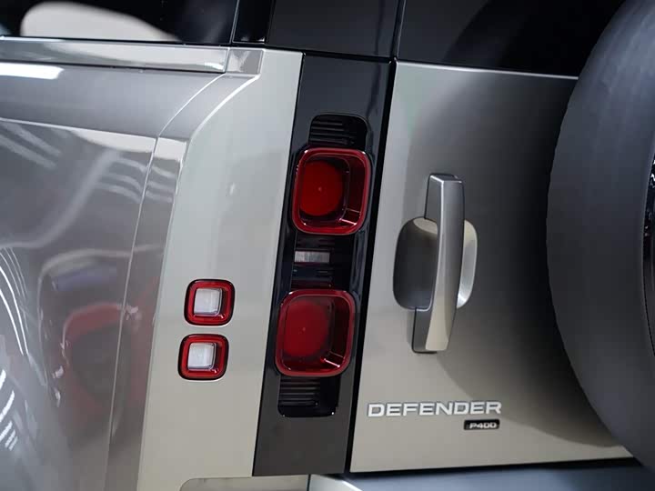 Фото 4 - Land Rover Defender