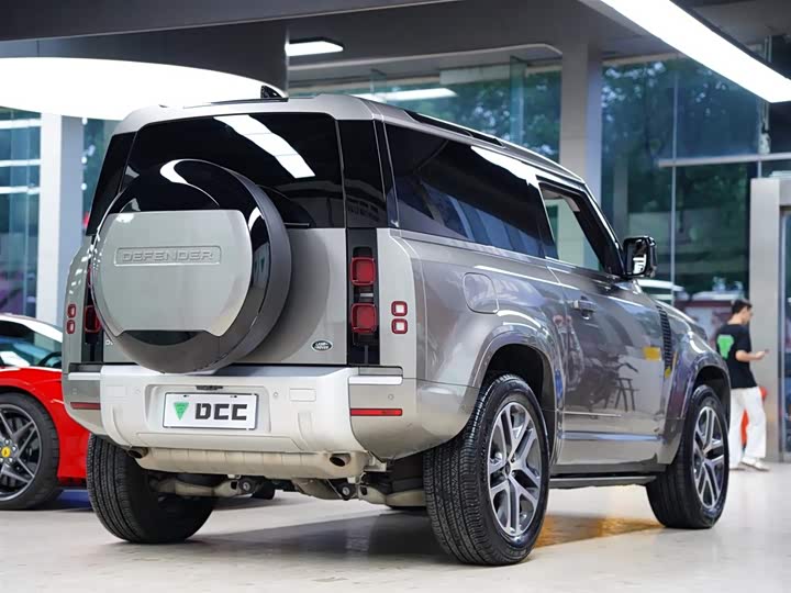 Фото 7 - Land Rover Defender