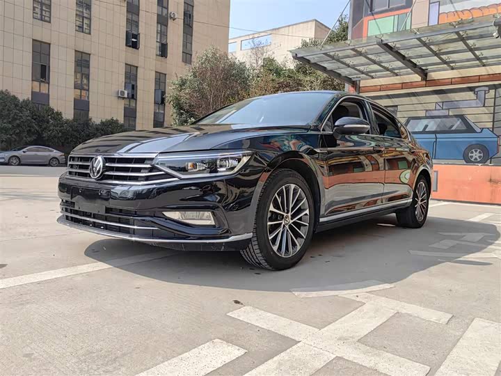 Фото 1 - Volkswagen Magotan