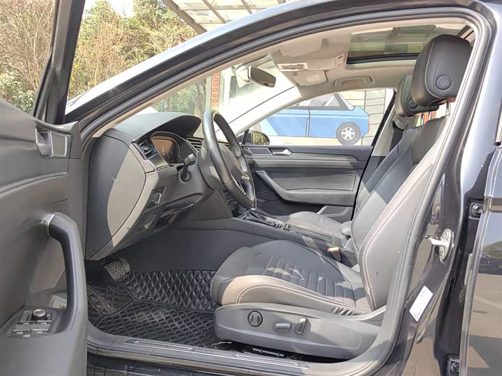 Фото 5 - Volkswagen Magotan