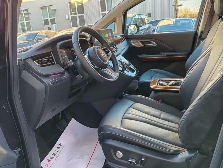 Фото 4 - Hongqi HQ9 Hybrid