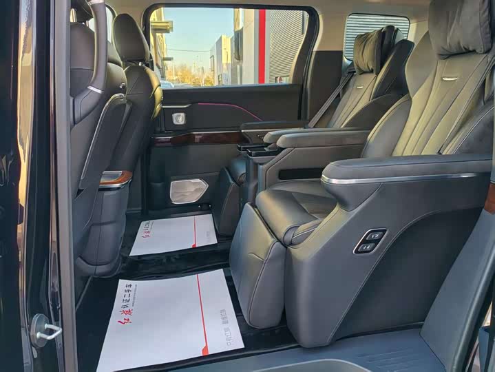 Фото 6 - Hongqi HQ9 Hybrid