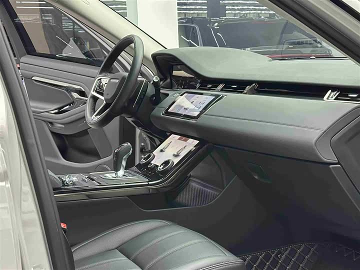 Фото 8 - Land Rover Range Rover Evoque L