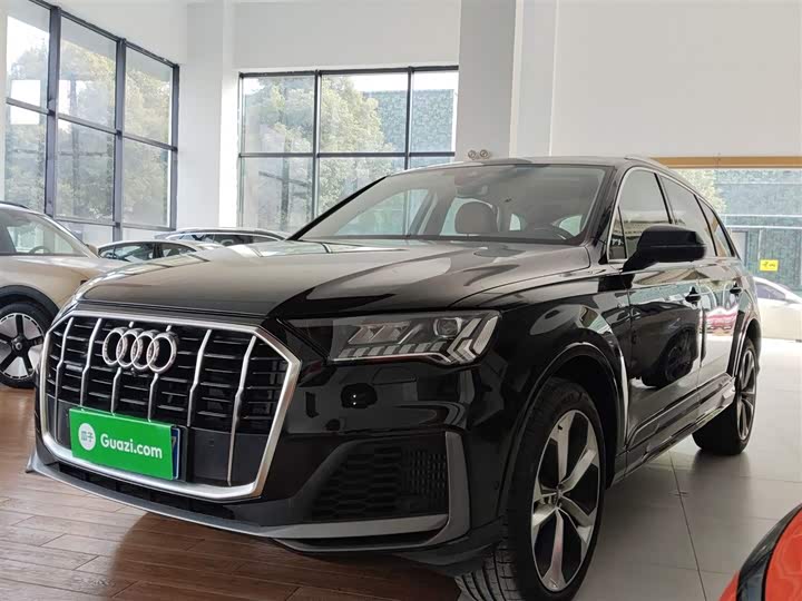 Фото 1 - Audi Q7