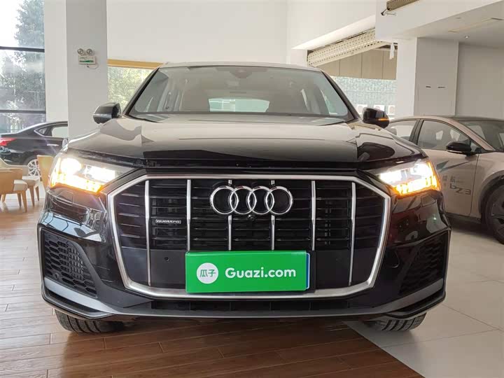 Фото 3 - Audi Q7