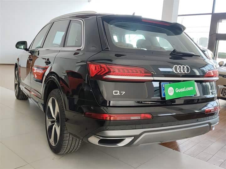 Фото 5 - Audi Q7