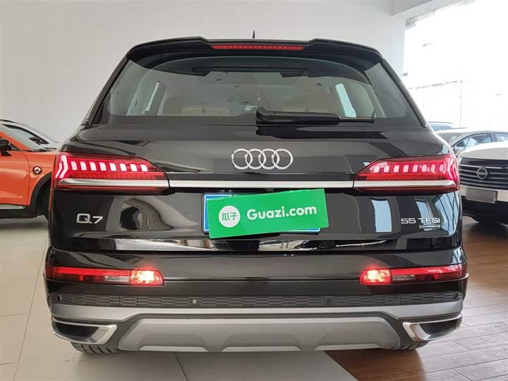 Фото 6 - Audi Q7