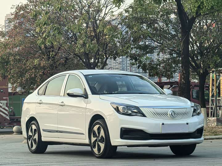 Фото 3 - Dongfeng Aeolus E70