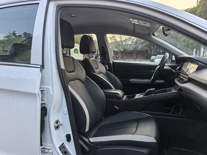 Фото 9 - Dongfeng Aeolus E70