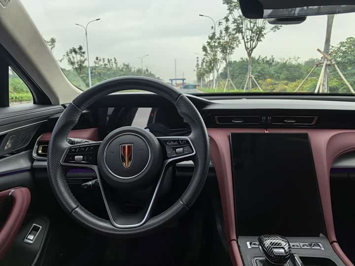 Фото 6 - Hongqi H5