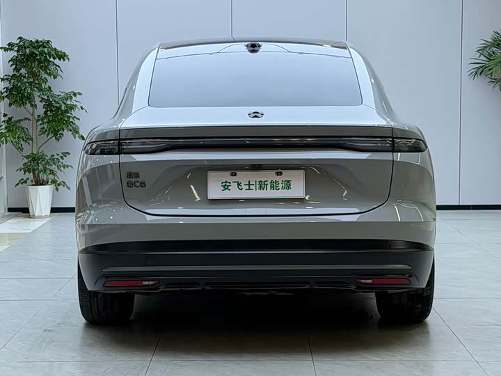 Фото 3 - Nio EC6