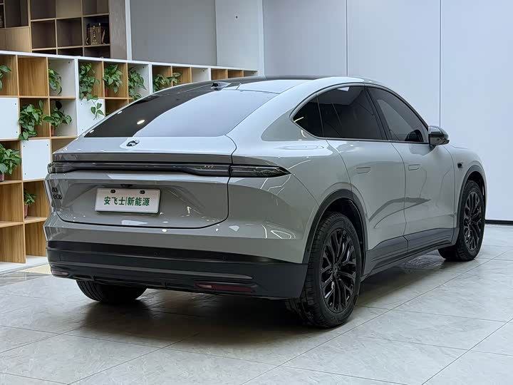 Фото 4 - Nio EC6