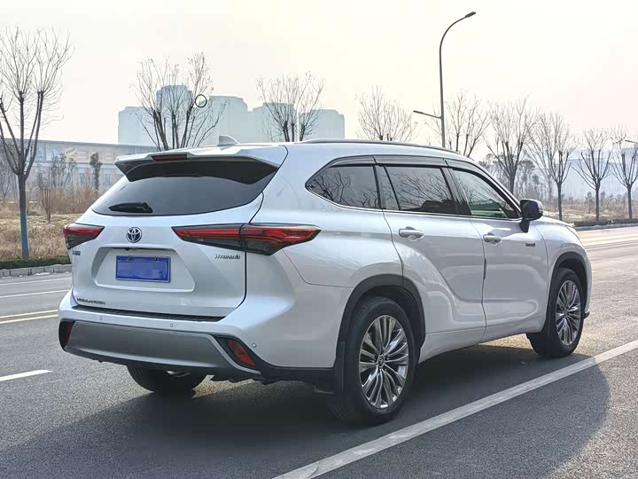 Фото 2 - Toyota Highlander