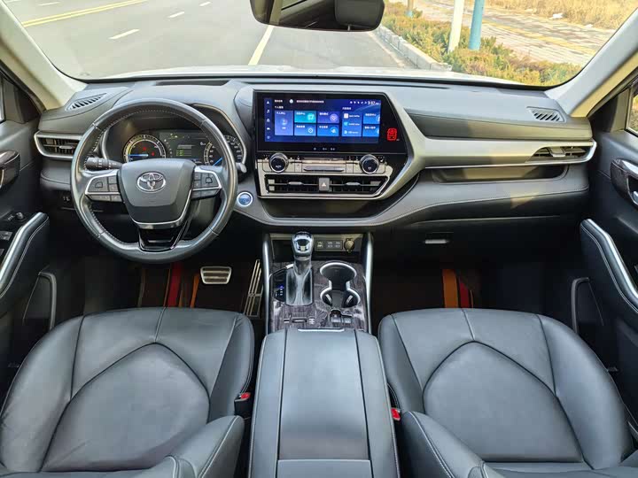 Фото 8 - Toyota Highlander