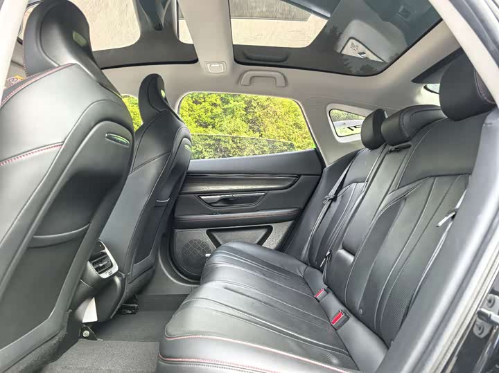 Фото 8 - XPeng P7