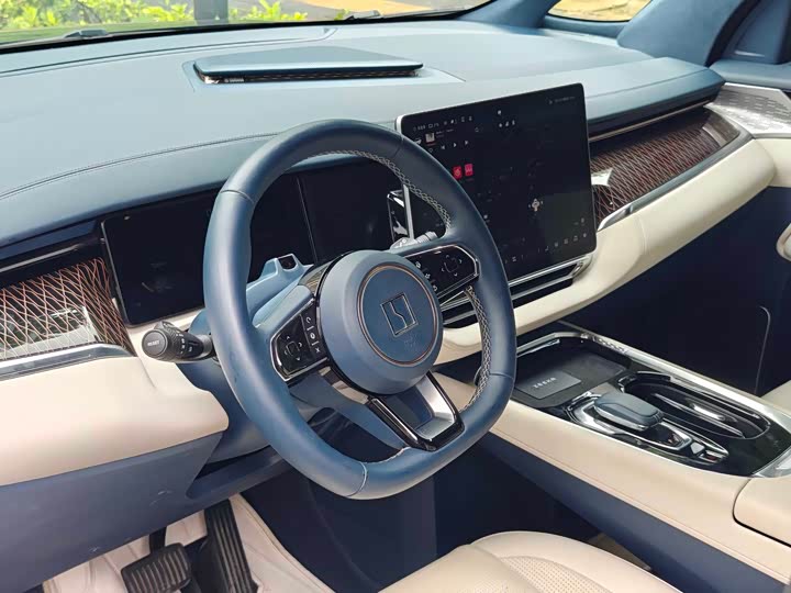 Фото 5 - Zeekr 009