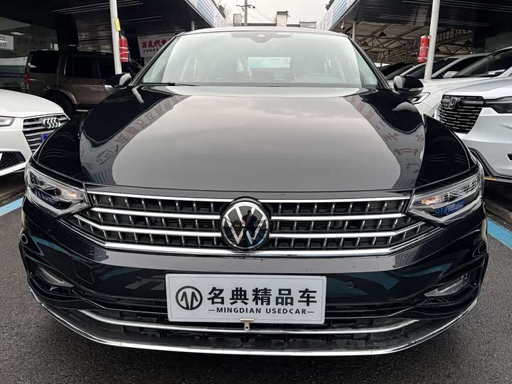 Фото 2 - Volkswagen Magotan