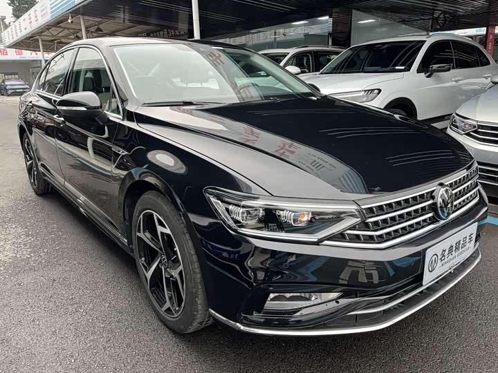 Фото 3 - Volkswagen Magotan