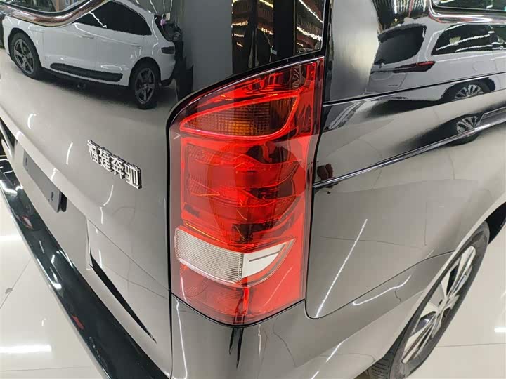 Фото 8 - Mercedes-Benz Vito